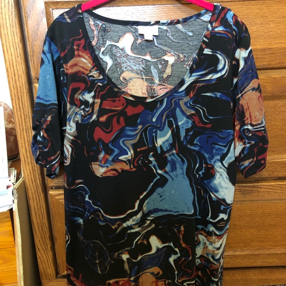 Sharp shirt! ❤️‍🔥 NWOT